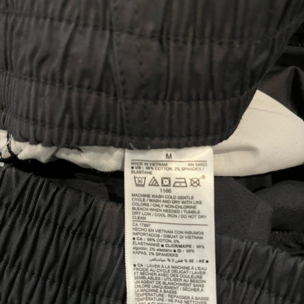 Old Navy Black Men's Shorts - Picture 6 of 8